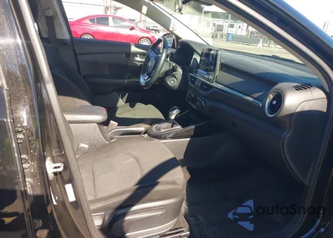 2019 Kia Forte S z USA, uszkodzony, nr VIN 3KPF34AD2KE050872